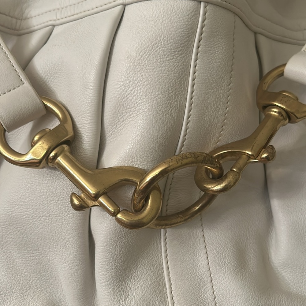 COACH white leather bag with gold hardware. - Picture 2 of 9